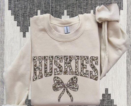 Camo Bow Huskies Sweatshirt
